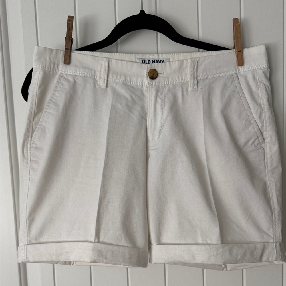 Old Navy Women's Classic White Bermuda Shorts